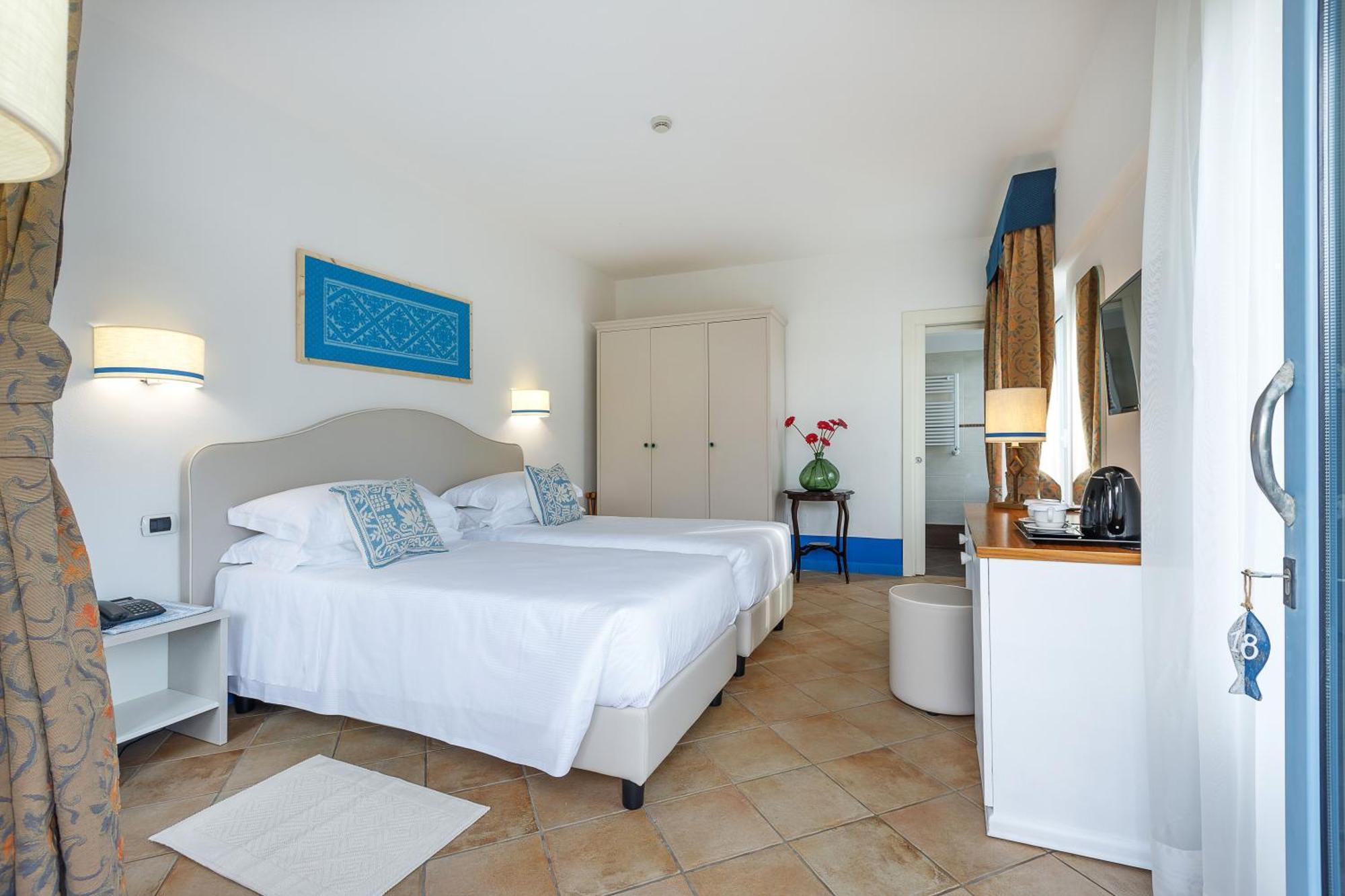 Riva Di Palo Resort 拉迪斯波利 外观 照片