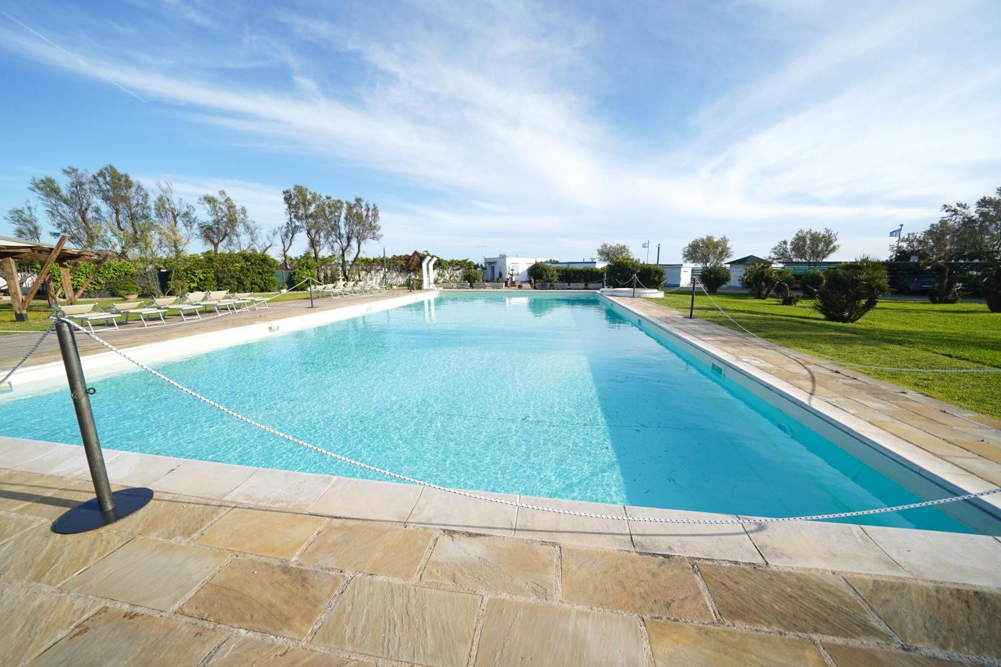 Riva Di Palo Resort 拉迪斯波利 外观 照片