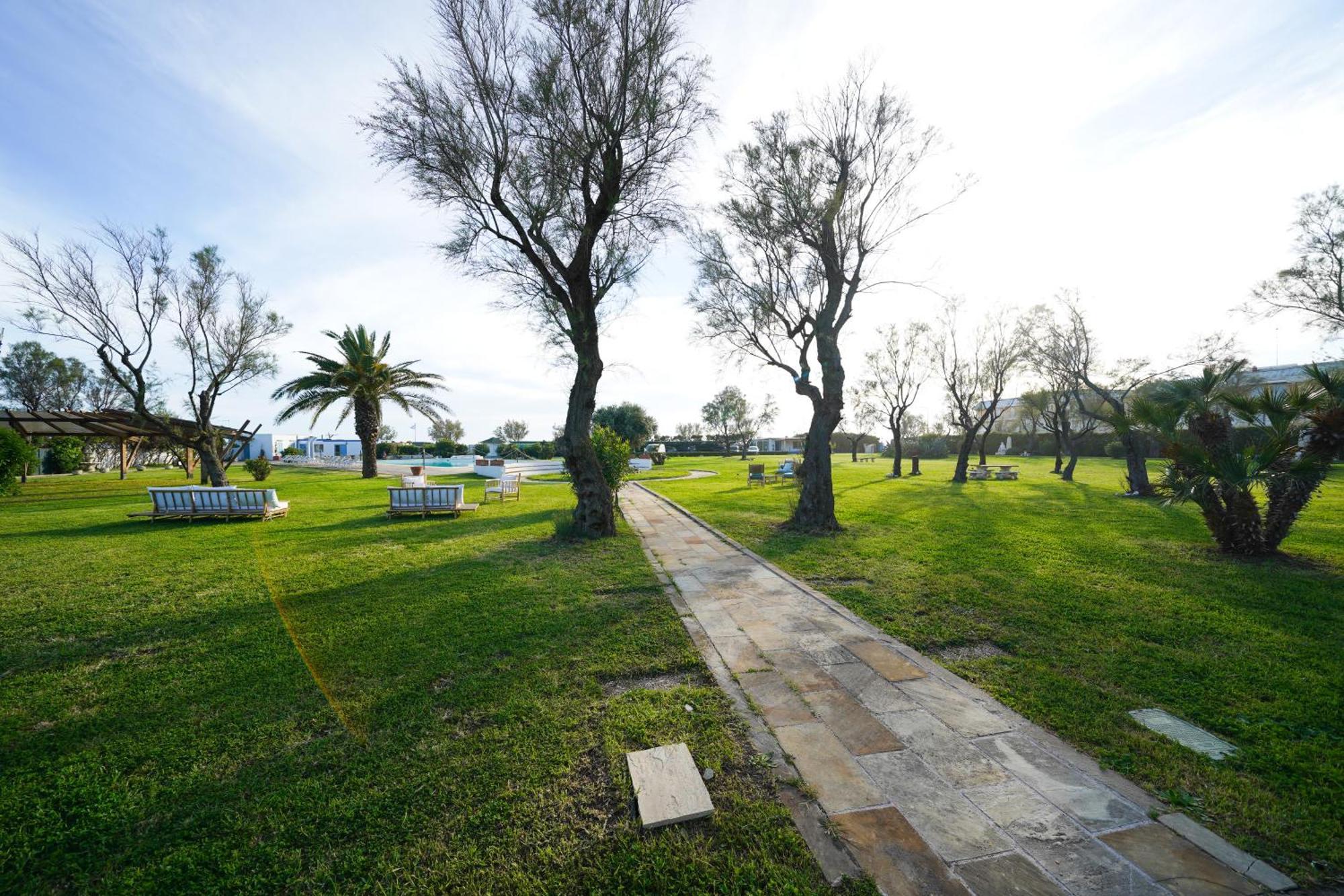 Riva Di Palo Resort 拉迪斯波利 外观 照片